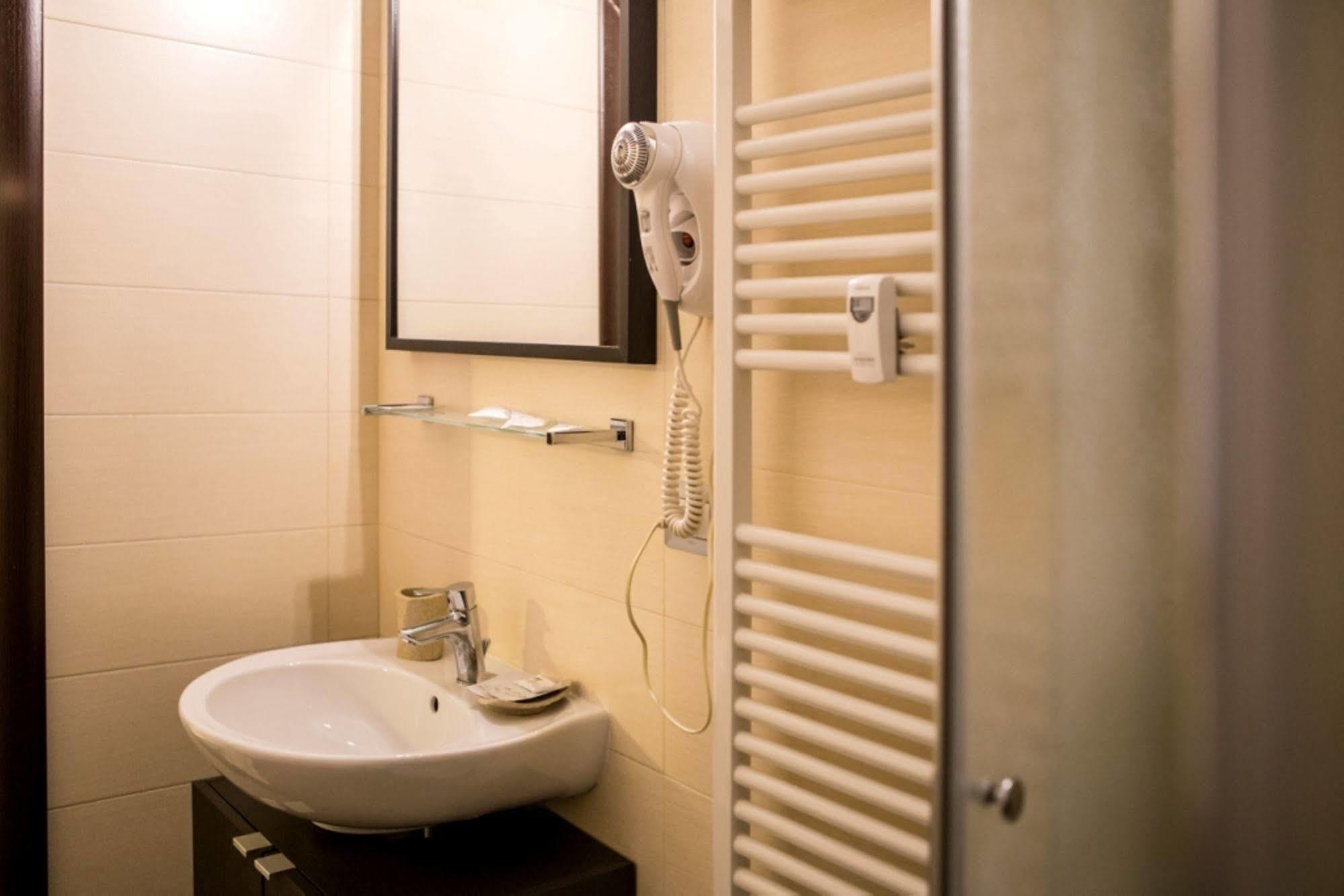 Mikale Rooms Рим Екстер'єр фото