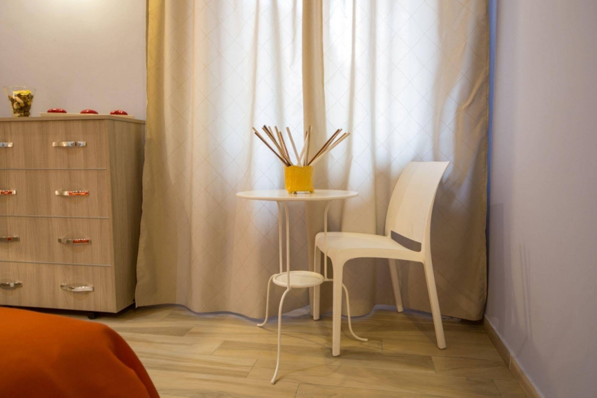 Mikale Rooms Рим Екстер'єр фото