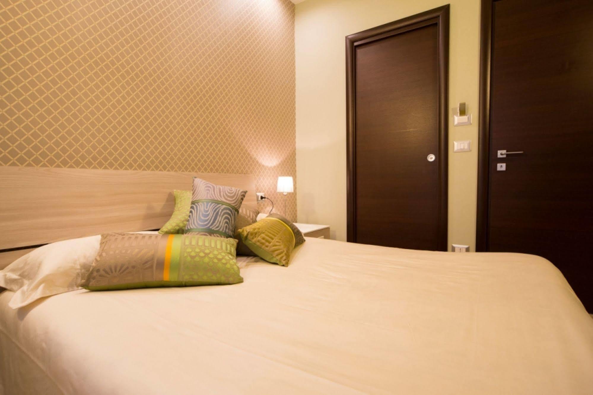 Mikale Rooms Рим Екстер'єр фото